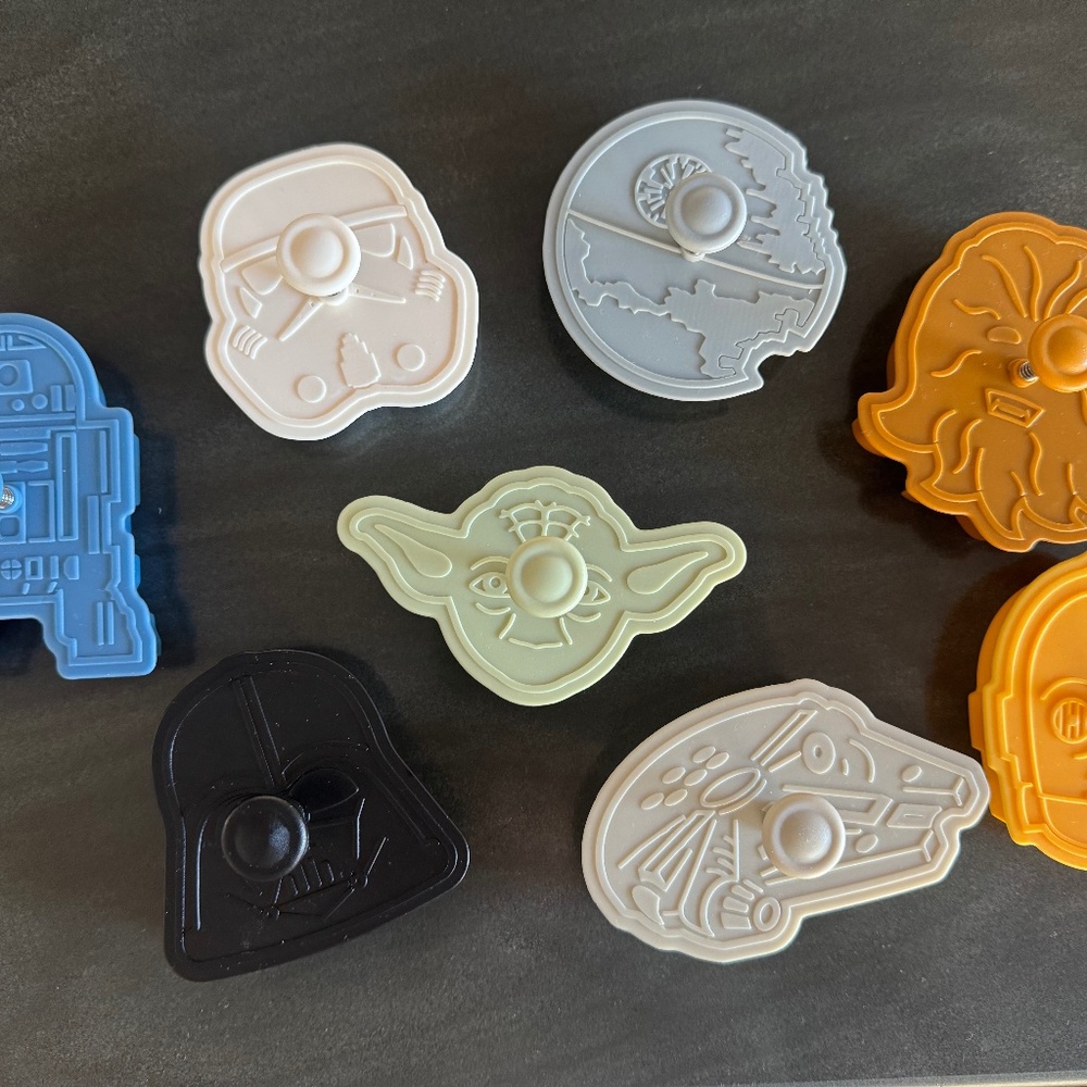 STAR WARS - Williams Sonoma - 8 piece Cookie Impression Kit